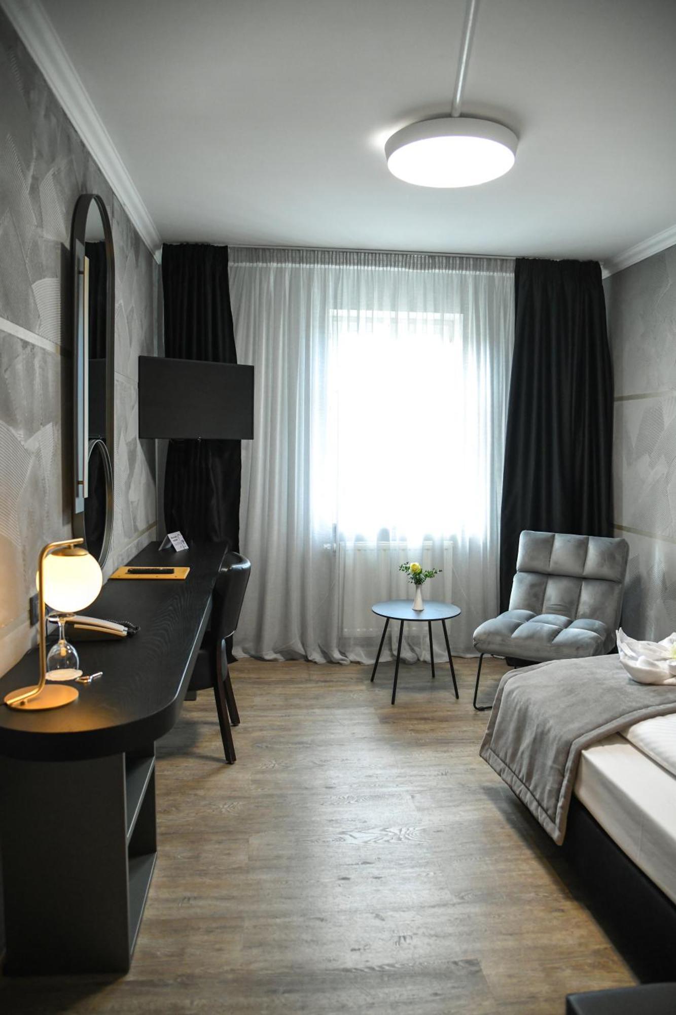 Hotel Zum Weissen Ross Делич Екстериор снимка