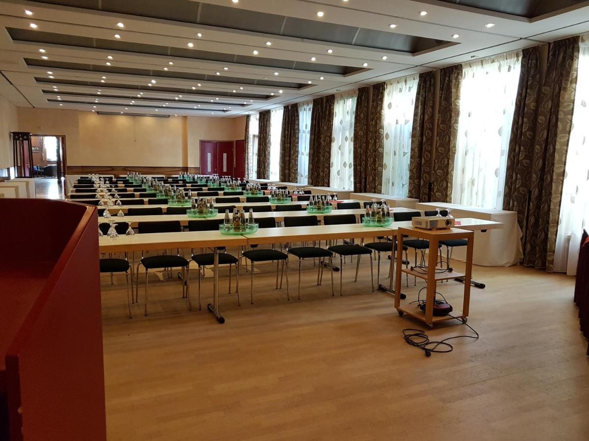 Hotel Zum Weissen Ross Делич Бизнес снимка