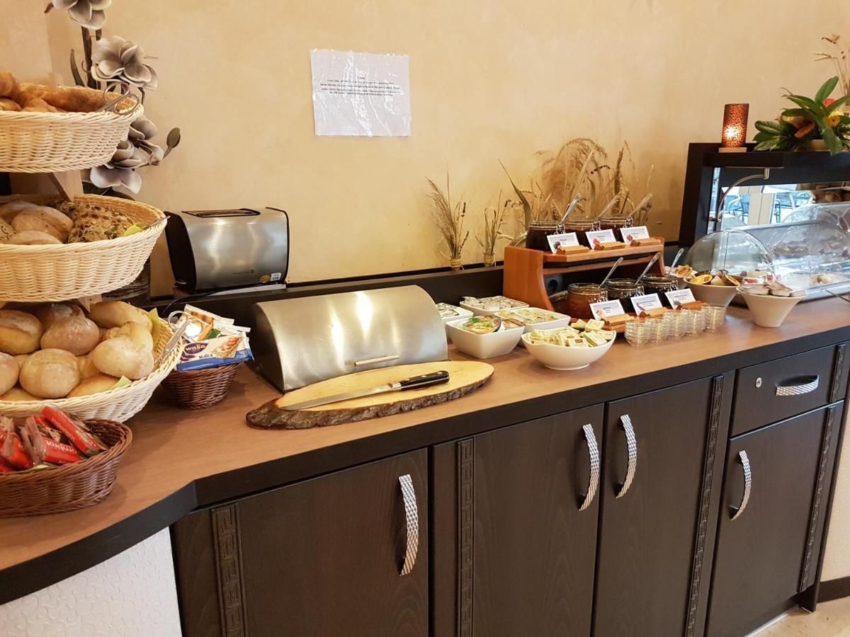 Hotel Zum Weissen Ross Делич Екстериор снимка