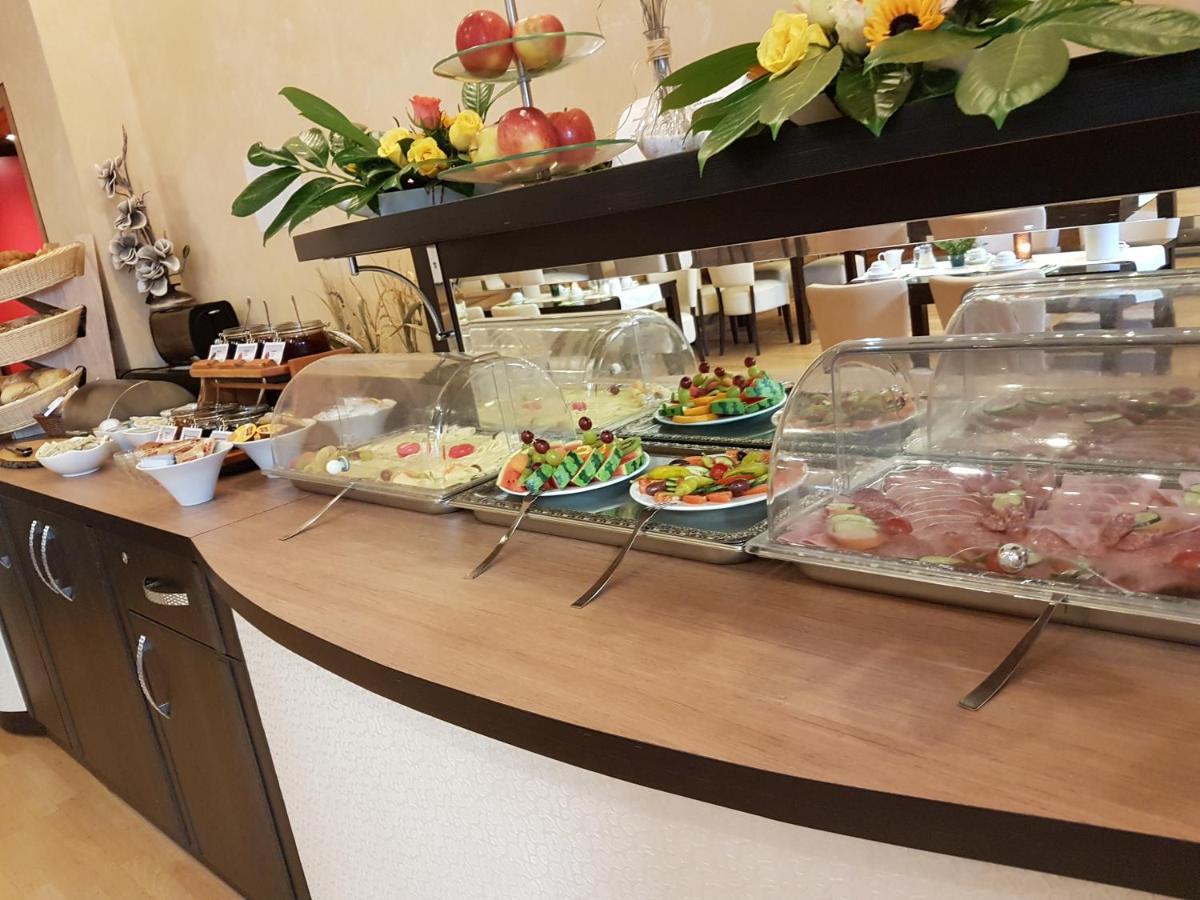 Hotel Zum Weissen Ross Делич Екстериор снимка