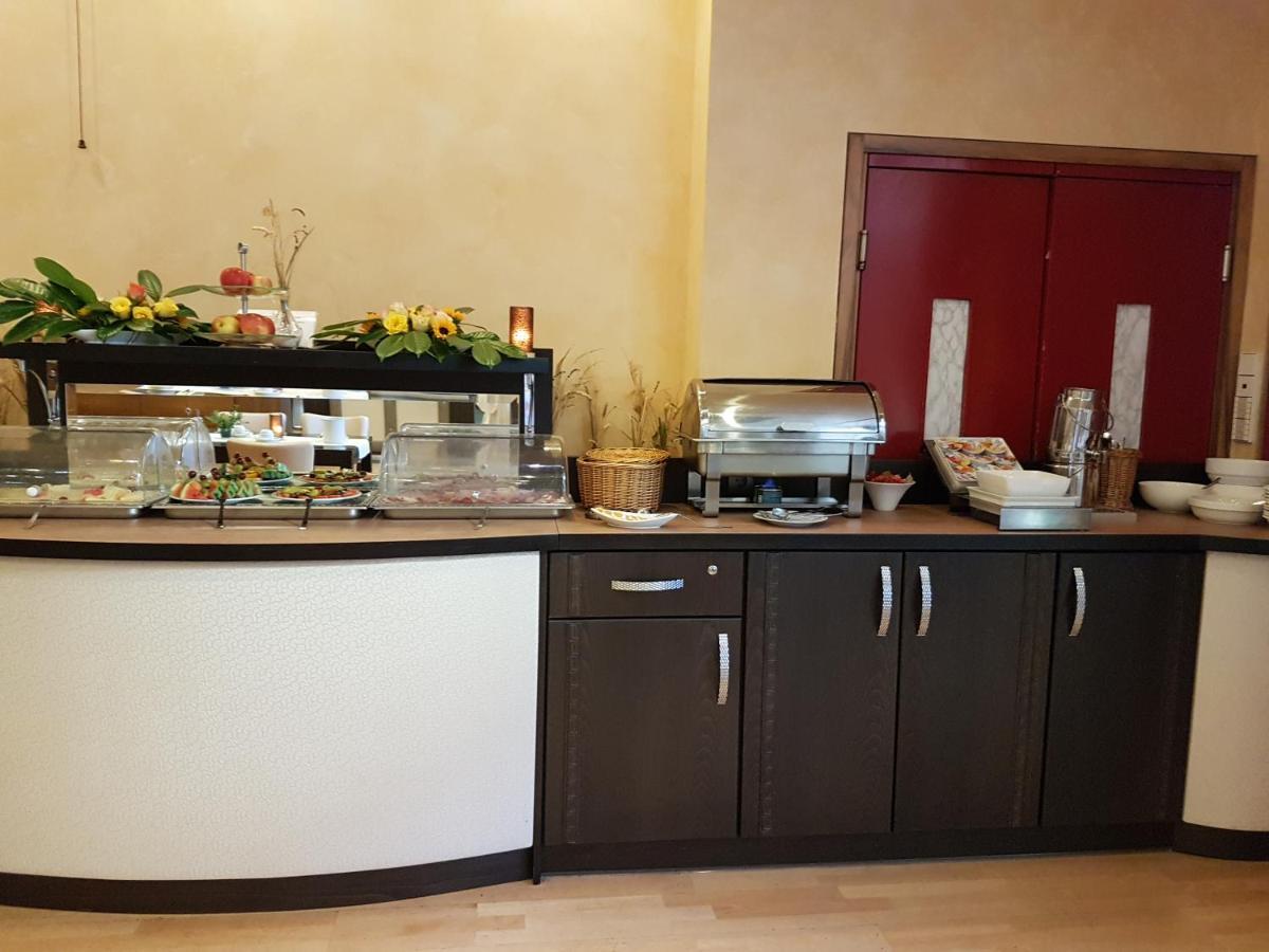 Hotel Zum Weissen Ross Делич Екстериор снимка